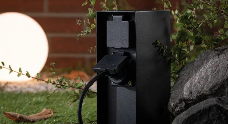 Gartensteckdosen und Energiesäulen für den Außenbereich