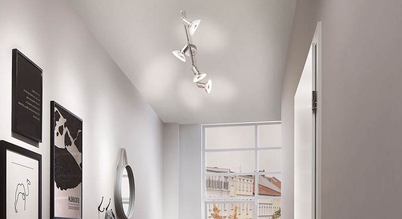 Schwenkbare Deckenstrahler für die allgemeine Flurbeleuchtung