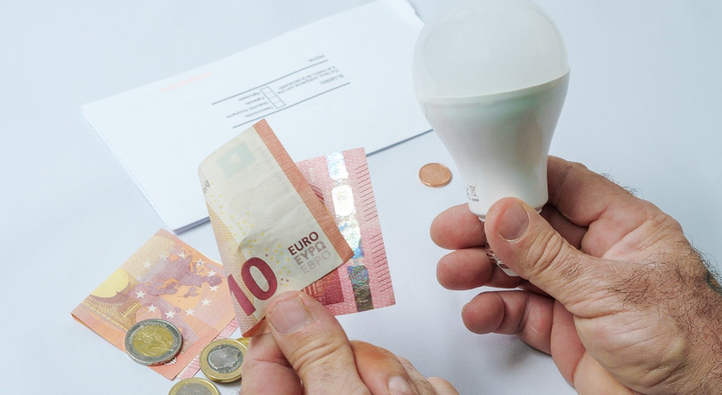 Durch die Verwendung energieeffizienter Lampen lässt sich eine Menge Geld sparen