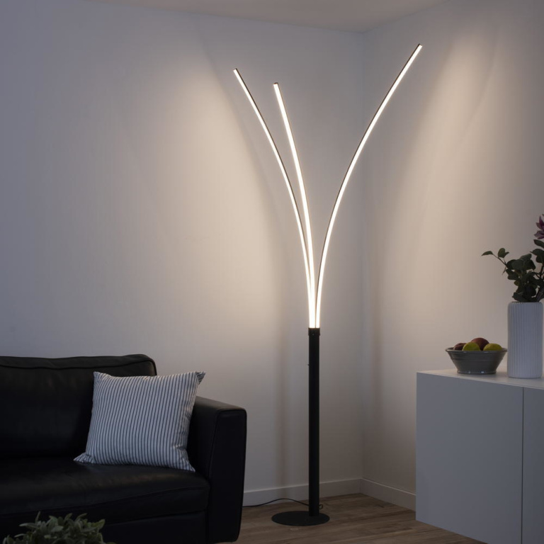 famlights famlights | LED Stehleuchte Leandra in Schwarz 3x 6,2W 2199lm